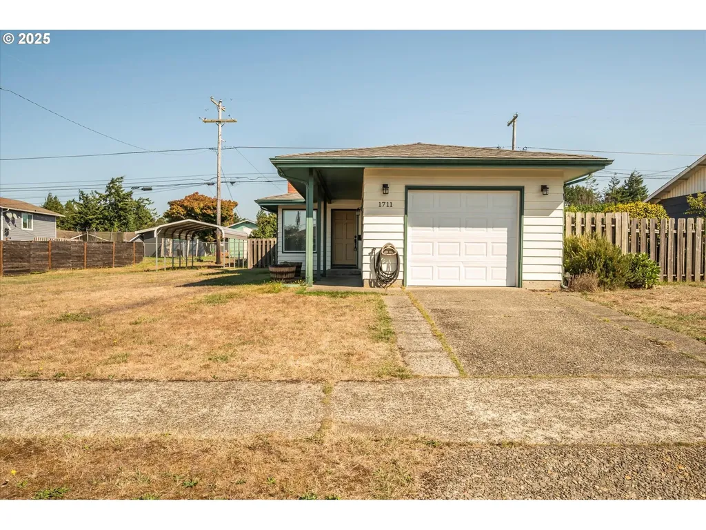 1711 Johnson Street North Bend OR 97459