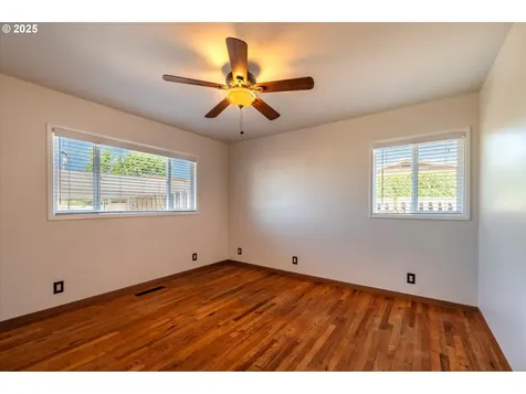 1711 Johnson Street North Bend OR 97459