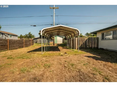 1711 Johnson Street North Bend OR 97459