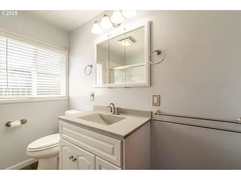 1711 Johnson Street North Bend OR 97459