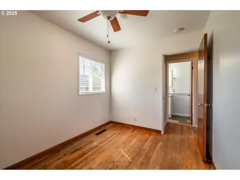 1711 Johnson Street North Bend OR 97459