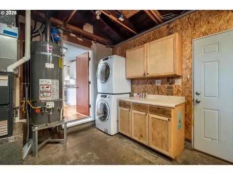 1711 Johnson Street North Bend OR 97459