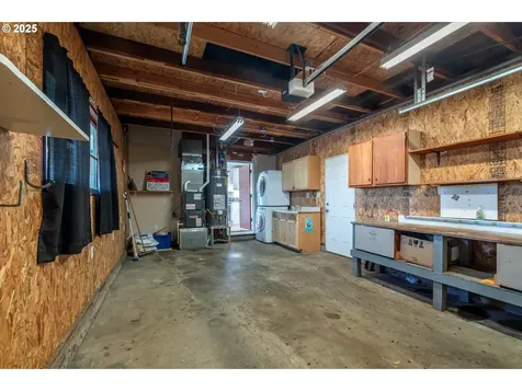 1711 Johnson Street North Bend OR 97459