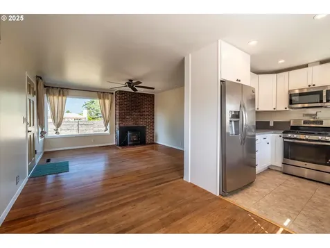 1711 Johnson Street North Bend OR 97459