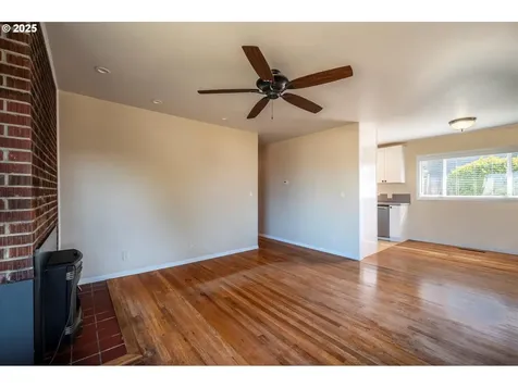 1711 Johnson Street North Bend OR 97459