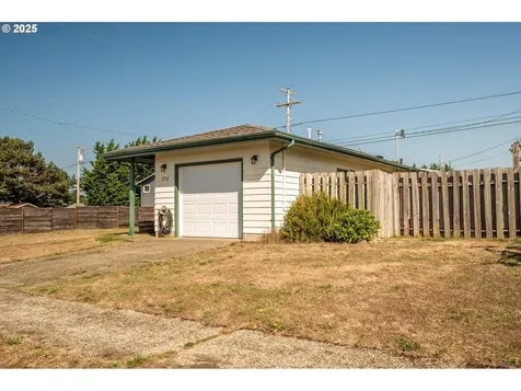 1711 Johnson Street North Bend OR 97459