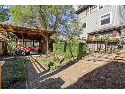 3027 SE Belmont Street Portland OR 97214