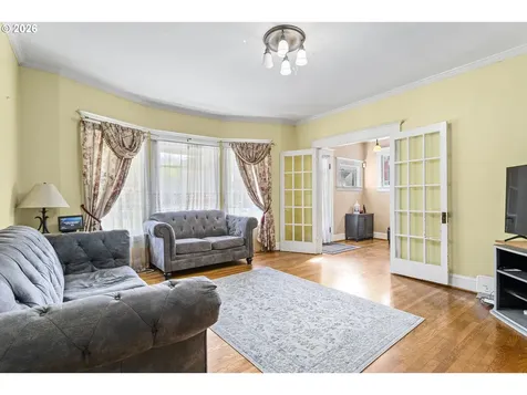 3027 SE Belmont Street Portland OR 97214