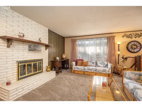 2121 Firth Avenue Springfield OR 97477