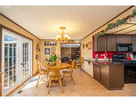 2121 Firth Avenue Springfield OR 97477