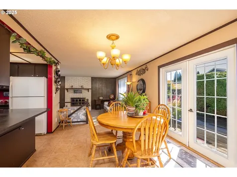 2121 Firth Avenue Springfield OR 97477