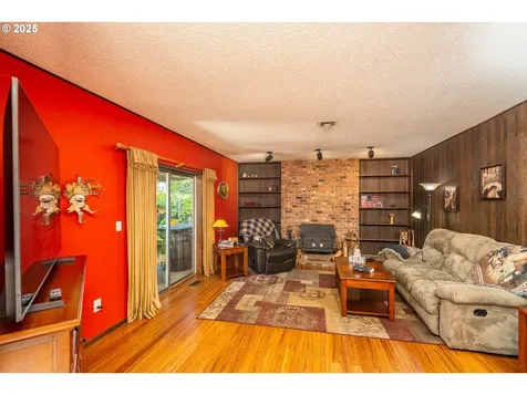 2121 Firth Avenue Springfield OR 97477