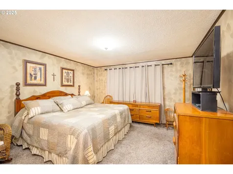 2121 Firth Avenue Springfield OR 97477