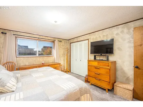 2121 Firth Avenue Springfield OR 97477