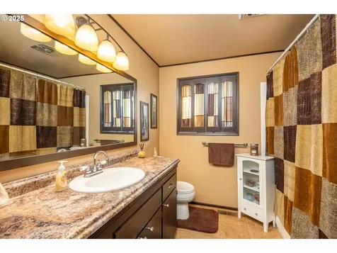 2121 Firth Avenue Springfield OR 97477
