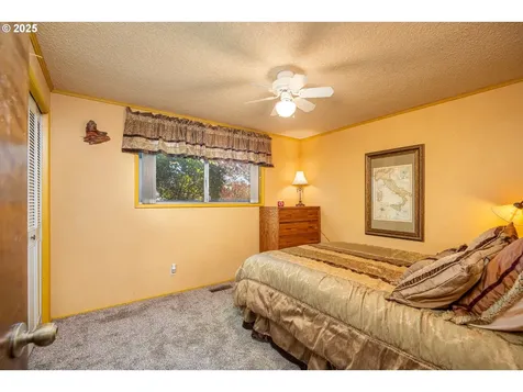 2121 Firth Avenue Springfield OR 97477