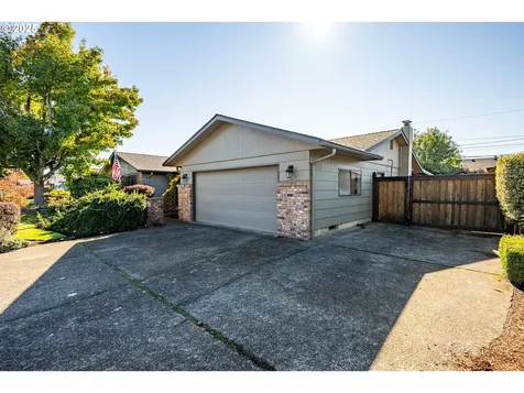 2121 Firth Avenue Springfield OR 97477