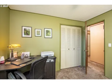 2121 Firth Avenue Springfield OR 97477