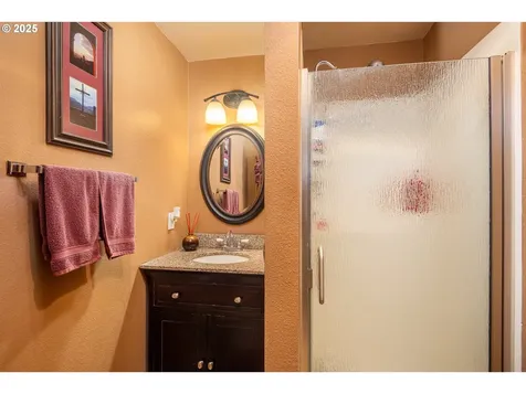 2121 Firth Avenue Springfield OR 97477