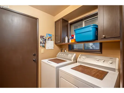 2121 Firth Avenue Springfield OR 97477