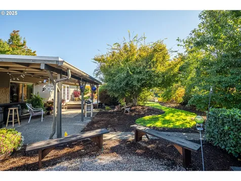 2121 Firth Avenue Springfield OR 97477