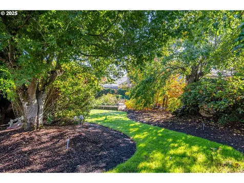 2121 Firth Avenue Springfield OR 97477