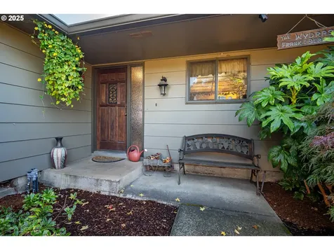 2121 Firth Avenue Springfield OR 97477