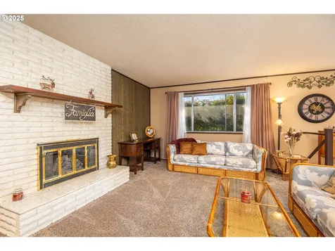 2121 Firth Avenue Springfield OR 97477
