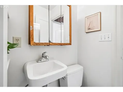 4015 SE Tenino Street Portland OR 97202