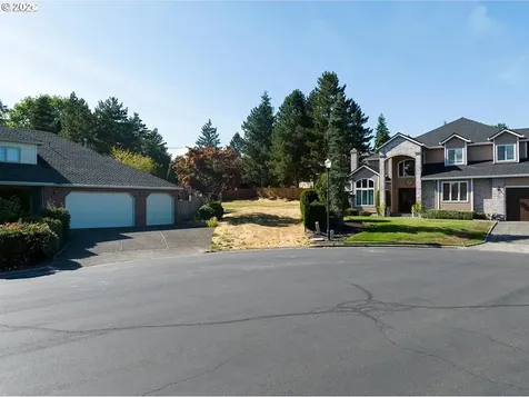 14292 NW Lakeshore Court Portland OR 97229