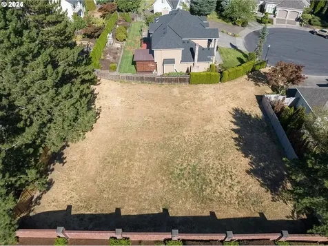14292 NW Lakeshore Court Portland OR 97229
