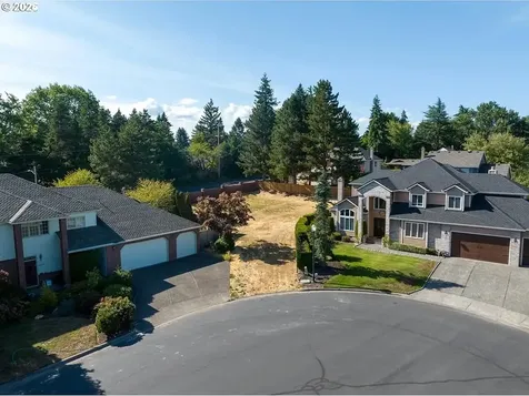 14292 NW Lakeshore Court Portland OR 97229
