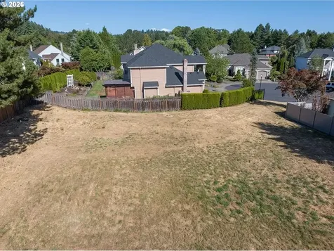 14292 NW Lakeshore Court Portland OR 97229