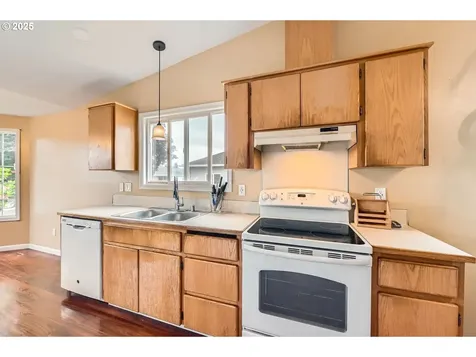 15619 NE Hickory Street Vancouver WA 98682