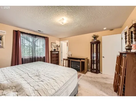 15619 NE Hickory Street Vancouver WA 98682