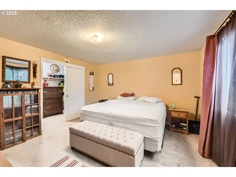 15619 NE Hickory Street Vancouver WA 98682