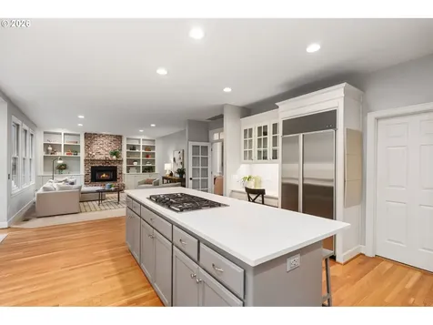 15451 Village Drive Lake Oswego OR 97034
