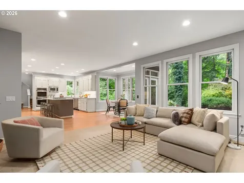 15451 Village Drive Lake Oswego OR 97034