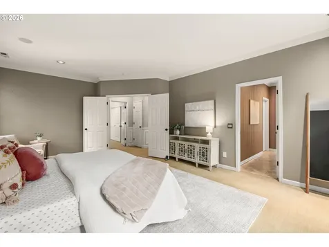 15451 Village Drive Lake Oswego OR 97034