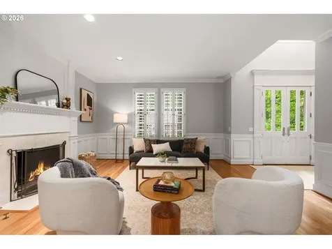 15451 Village Drive Lake Oswego OR 97034