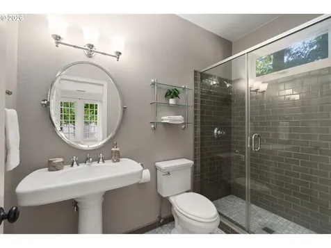 15451 Village Drive Lake Oswego OR 97034