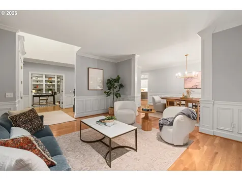 15451 Village Drive Lake Oswego OR 97034