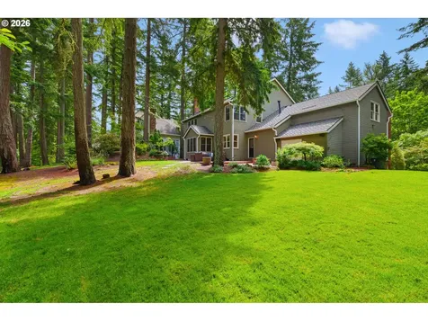 15451 Village Drive Lake Oswego OR 97034
