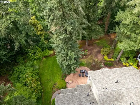 15451 Village Drive Lake Oswego OR 97034