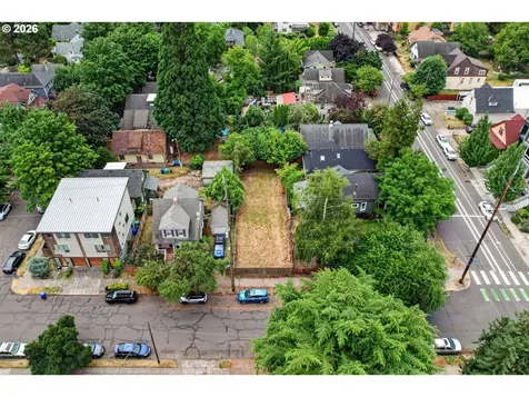 24 NE Going Street Portland OR 97211