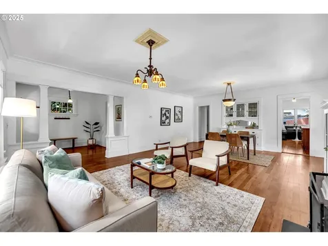4823 NE 21st Avenue Portland OR 97211