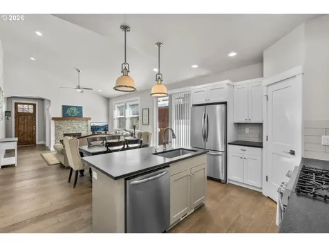 4124 SW Coyote Avenue Redmond OR 97756