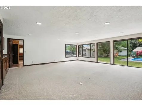 28040 SE Stark Street Troutdale OR 97060
