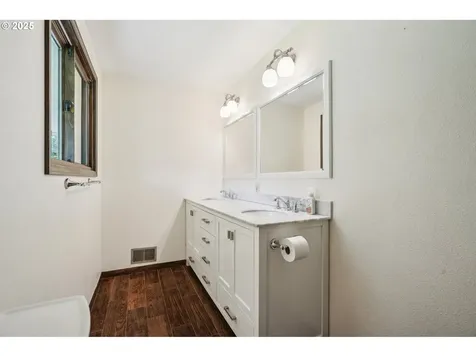 28040 SE Stark Street Troutdale OR 97060