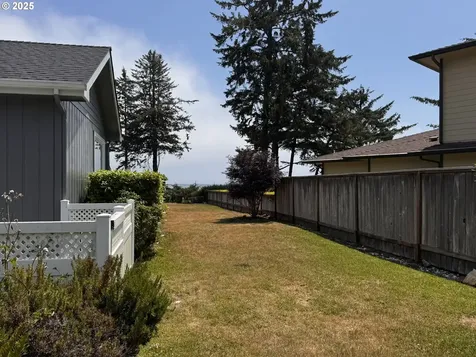 14674 Wollam Road Brookings OR 97415